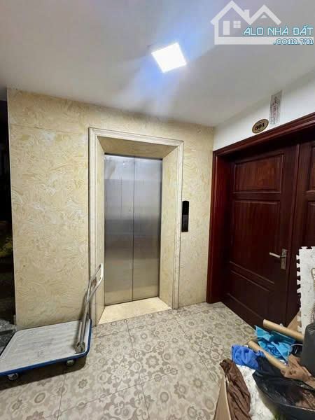 Cho thuê nhà ngõ 264 Hoàng Văn Thái dt 90mx 7 tầng, thang máy, ô tô vào nhà - 2