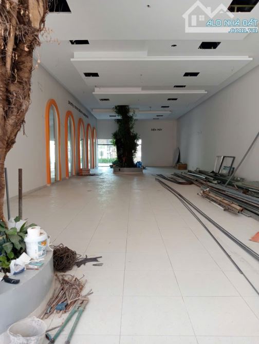 Cho thuê mặt bằng đường 30/4 gần vincom xuân khánh ngang 16m - 2