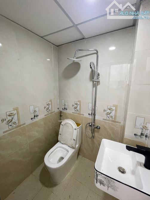 Nhà đẹp giá rẻ, dt 40m2 3pn shr Đoàn Văn Bơ Q4 giá 4.35tỷ tl. - 2