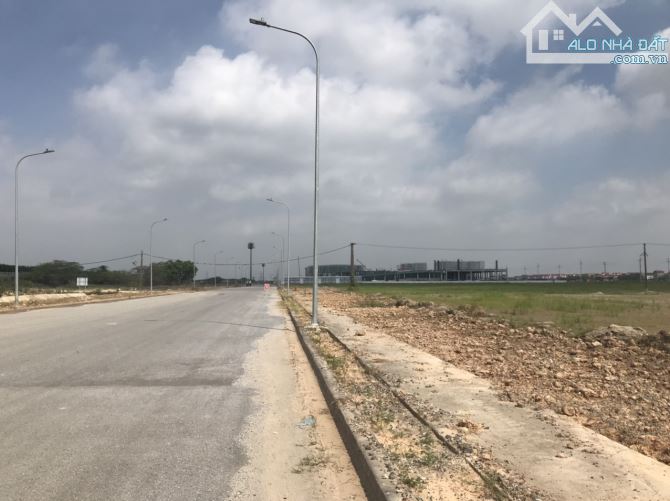 Chuyển nhượng lô đất 30.000m2 Khu công nghiệp Vsip Bắc Ninh, vị trí đẹp. - 2