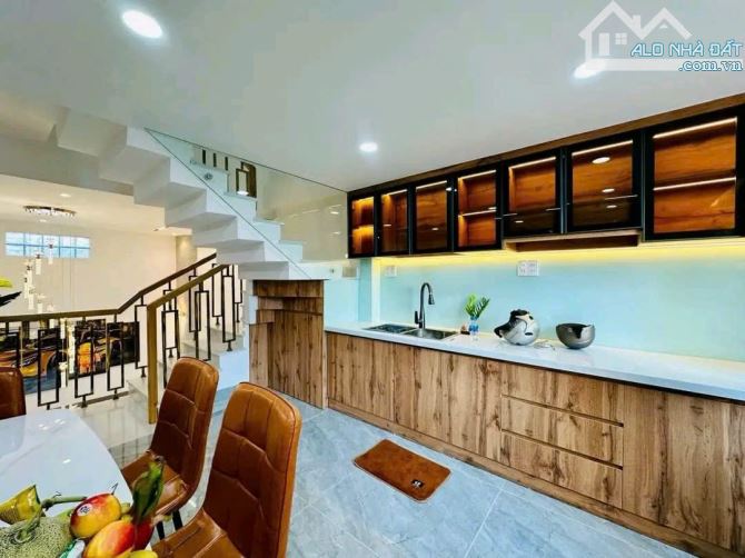 Ngộp! Bán nhà 40m2 Nguyễn Thanh Tuyền, Tân Bình giá 2tỷ190. Gần vòng xoay Lê Văn Sỹ. - 2