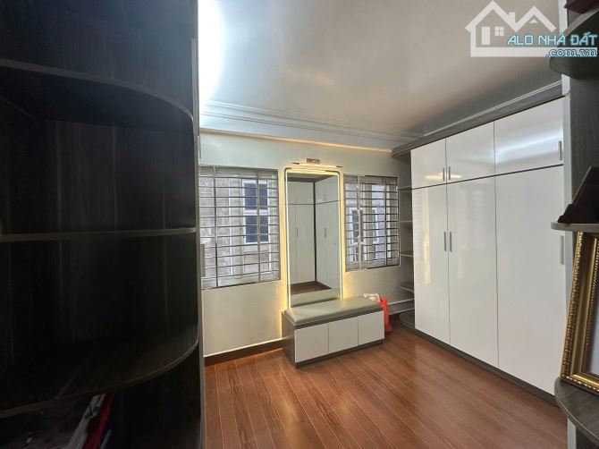 Cho thuê nguyên căn lô 22 Lê hồng phong oto đỗ cửa - 2