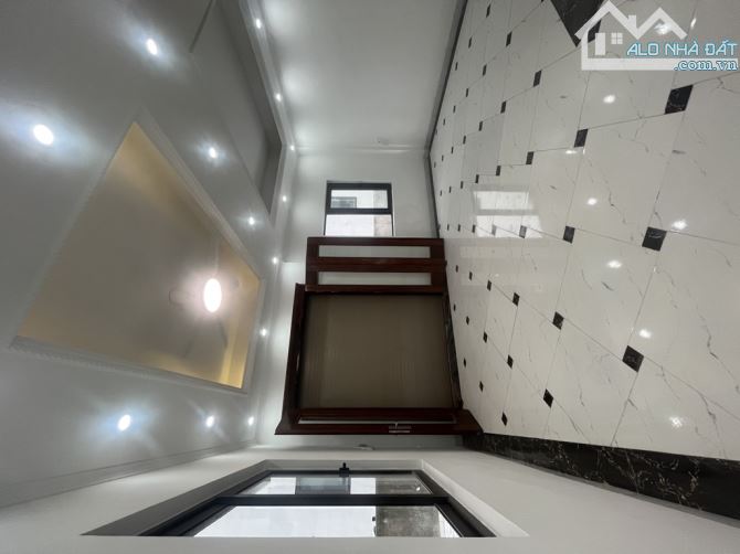 DUY NHẤT CĂN NHÀ PHÂN LÔ THANG MÁY-VIEW HỒ TÂY-ĐI BỘ ĐẾN HỒ_ 7 TẦNG – 35/43M2 – 14 TỶ. - 2