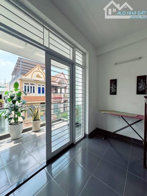Bán nhà HXH 6m Phan Văn Sửu - Thông ra Cộng Hòa, DT: 4x14m Nhà mới 4 Tầng. Giá: 9.5 tỷ TL - 2