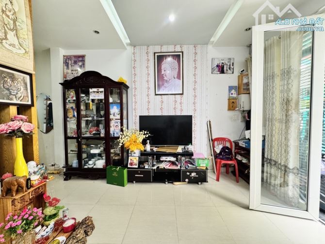 GẤP BÁN NHÀ ĐẸP 2 TẦNG NGAY BÙI THỊ XUÂN -HẺM 4M 62M2 - TẶNG NỘI THẤT CHỈ 8TỶ TL - 2