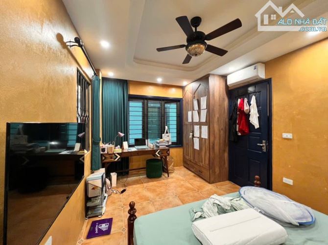 Quá đẹp 1 nhả ra phố Nguyễn Ngọc Nại 35/45m 5 tầng MT8.2m phân lô ô tô sổ vuông ở ngay - 2