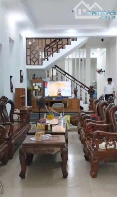 Bán nhà 3 tầng đường 10,5m Trần Nguyên Đán: DT 94m2 giá 7,5 Tỷ - 2
