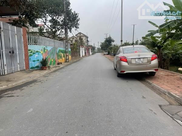 Cần bán nhà 3 tầng đẹp – dân xây kiên cố – vị trí đắc địa tại:  Xóm 7 Đông Dư, xã Bát Tràn - 2