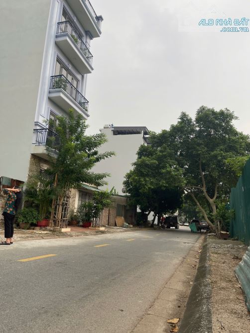 BÁN ĐẤT GIANG BIÊN 90M2 - MẶT TIỀN 6M - VỊ TRÍ KIM CƯƠNG - 2