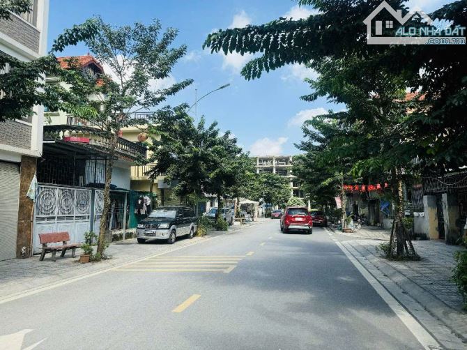BÁN ĐẤT VÀNG LÒNG TRÂU QUỲ- GIA LÂM- GẦN 60M2 - CHỈ 6.2 TỶ - MT 6M- Ô TÔ THÔNG VÀO ĐẤT - 2