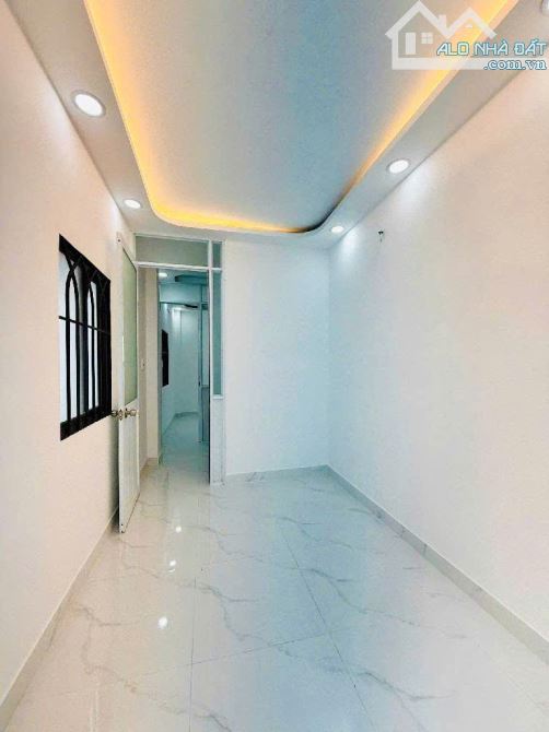 NHÀ NHỎ ĐẸP LUNG LINH-DỌN VÀO Ở NGAY-NGUYỄN THỊ TẦN-QUẬN 8-DT: 2,4X7,4-NHỈNH 2 TỶ - 2