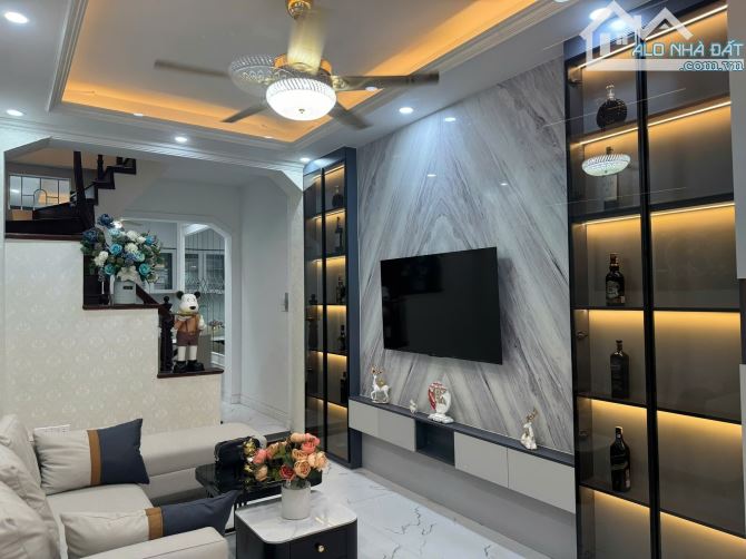 Bán Nhà Mỹ Đình - Nam Từ Liêm 38m2, 4 tầng, Về ở luôn, Gần Ô tô, giá 8,15 tỷ - 2