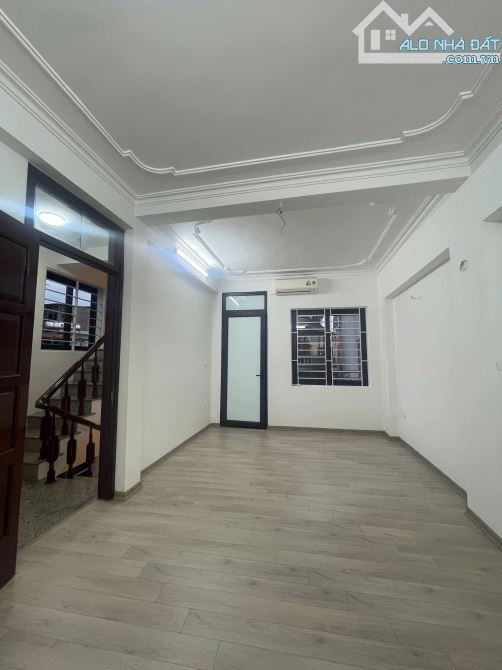 Bán nhà đẹp đường Trần Cung quận Bắc Từ Liêm - Sổ đỏ 33m2 - 5 tầng còn mới - MT 5,6m. - 2