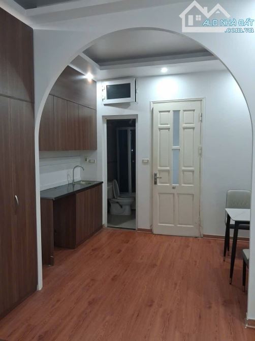 Bán nhà đẹp đường Phạm Văn Đồng quận Cầu Giấy - Sổ đỏ  33m2 - 6 tầng -  4 ngủ - giá 8 tỷ. - 2