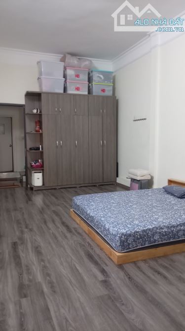 Phố Ngọc Lâm, 51m2, 3 tầng, ngõ thông, ô tô đỗ cửa - 2