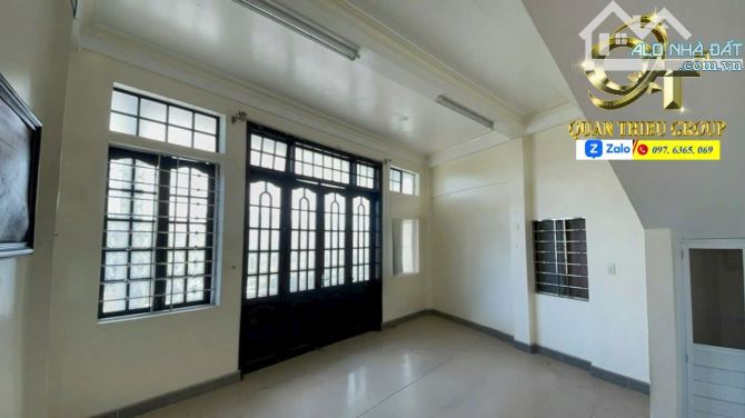 CHO THUÊ NHÀ 3 TẦNG MẶT TIỀN PHAN CHU TRINH, TP HUẾ - 2