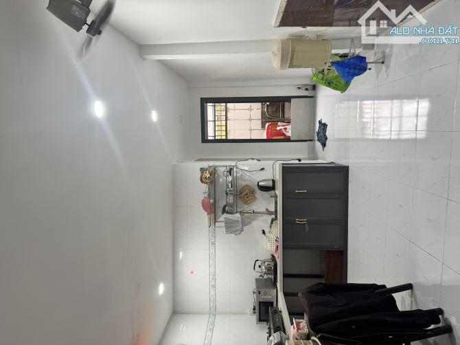 Bán nhà Âu Dương Lân Quận 8, 43m2, 2 tầng, nhà còn mới ở ngay. - 2