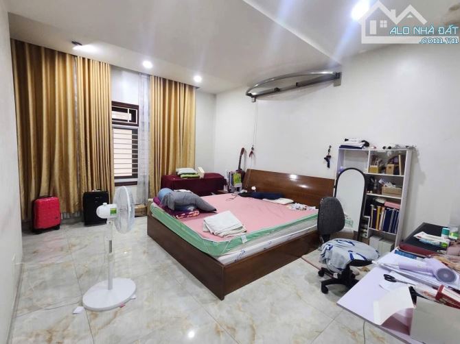 - NHÀ 4 TẦNG - MẶT TIỀN - VỊ TRÍ ĐẮC ĐỊA - KHU TRUNG SƠN  - 120M2 (6X20M) - 6PN, 5WC - PHÙ - 2