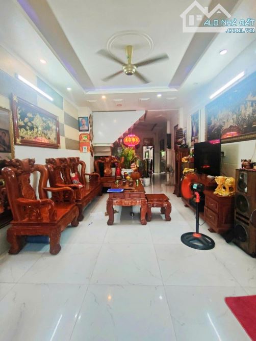 NHÀ ĐẸP 4 TẦNG – NGANG SIÊU HIẾM 8M- HẺM 6M XE HƠI- SÁT MẶT TIỀN- CHỈ 8,990TỈ - 2