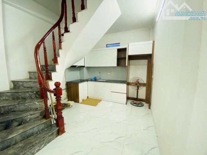 NHÀ MỚI Ở LUÔN - GẦN PHỐ - 10M RA Ô TÔ TRÁNH - NGÕ THÔNG - TIỆN ÍCH BẠT NGÀN - HÀNG XÓM T - 2