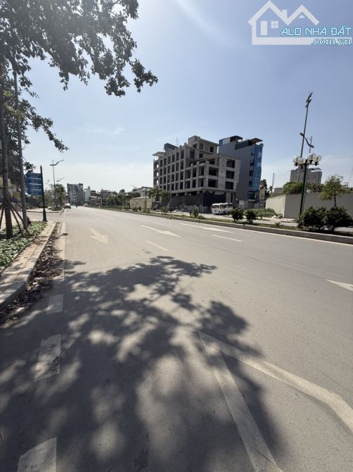 Bán nhà C4 ngay công viên ngọc thuỵ, 61m vuông vắn hơn 8 tỷ còn tl. LH - 2