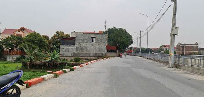 trục chính Ngọc Đôi , Kim Chân, Bắc NInh đường 3 ô tô tránh nhau / Dt 124m2 Giá 3,4 tỷ - 2