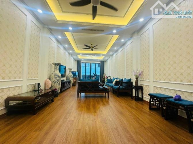 Bán nhà Phố Ngô Gia Tự 100m2, 5 Tầng  Ở và Kinh doanh đa loại hình - 2