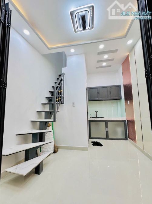 Nhà mới đẹp - 2 tầng - DtSD 24m2 - Tôn Đản Q4 chỉ 1.860 tỷ - 2