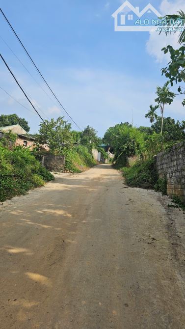HÓT  HÓT LÔ ĐẤT CÓ  MẶT TIỀN RỘNG VỊ TRÍ TIỀM NĂNG CHỈ 1.x TỶ TẠI CHƯƠNG MỸ HN - 2
