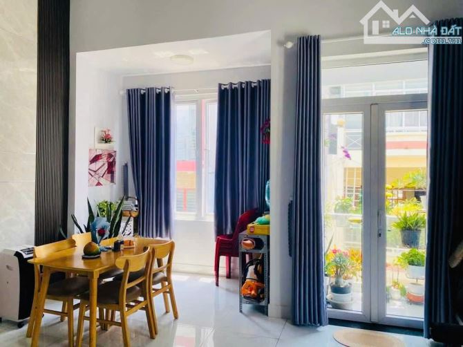 Cực hiếm khu vip Nguyễn Văn Thương P.25 - Bán đất tặng nhà 3 tầng 130m2 - Ngang đẹp 9.5m - 2