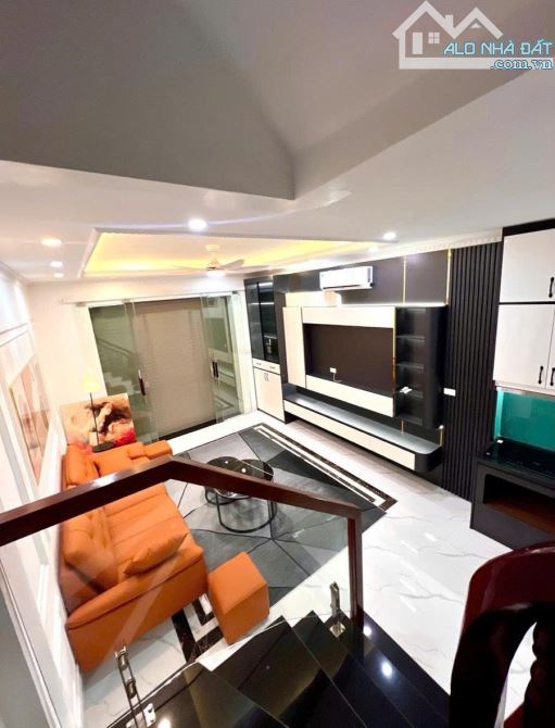 Bán nhà Thạch Bàn, Long Biên 31m2, 5 tầng, mt 4m, ô tô đỗ cửa, 7.4 tỷ - 2