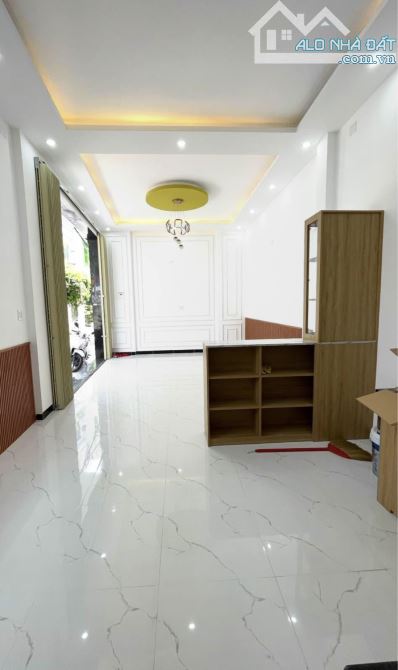 CHUYỂN NHƯỢNG NHÀ 2 TẦNG MỚI, 40,5m2 n:10m, HẺM Ô TÔ CHẾ LAN VIÊN, QUI NHƠN. - 2
