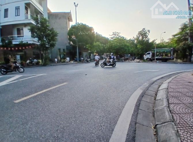Bán đất Bát Khối, Long Biên 71m2, mt 4.7m, ô tô vào đất, ngõ thông, 8.6 tỷ - 1