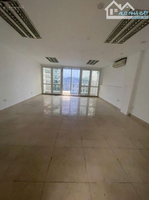 Cho thuê nhà khu 24h Tố Hữu. DT 68m2, 5 tầng 1 hầm, có điều hòa. ô tô đỗ thoải mái - 2