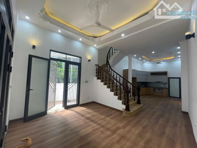 BÁN NHÀ NGÃ TƯ SỞ - Rolnal city 64m² x 4 TẦNG ,MẶT TIỀN 7,7m, Ô tô vào nhỉnh 11 tỷ - 2