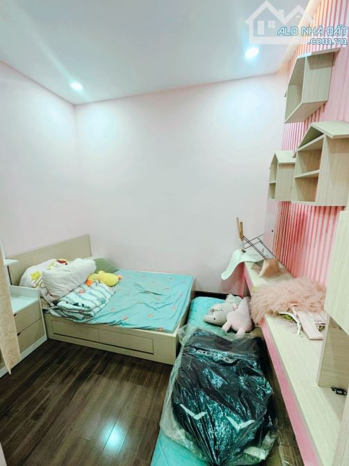 BÁN NHÀ ĐẸP GẦN NGUYỄN SƠN 50M RA MẶT TIỀN 2 TẦNG 110M2 (5X22) 4PN GIÁ 7.X TỶ - 3