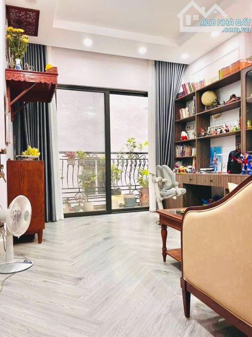 Bán nhà đường Lê Trọng Tấn - Nhà Ở Ngay - Còn Mới - Gần Đường Lớn - Thiết Kế Hiện Đại - 3