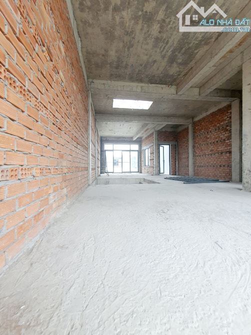 Bán căn nhà thô 1 trệt 2 lầu đường F5 khu TDC Bửu Long 3 giá 5,3 tỷ - 3