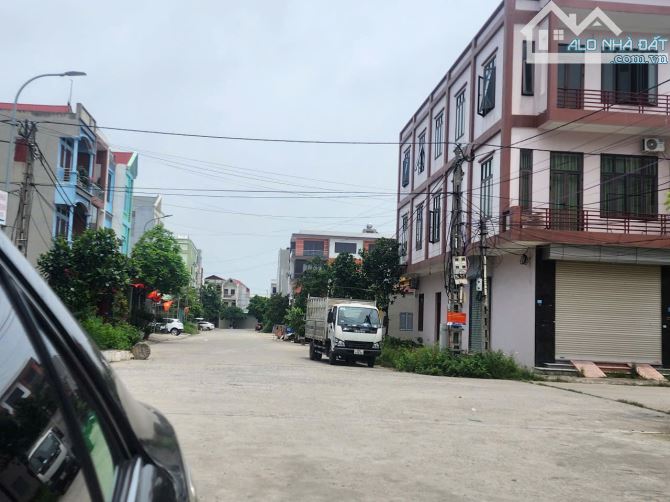 Bán đất Trung Tâm Phố Mới Quế võ - Phố mới - QV. BN / DT 100m2 MT 5m Giá 5,05 tỷ - 3