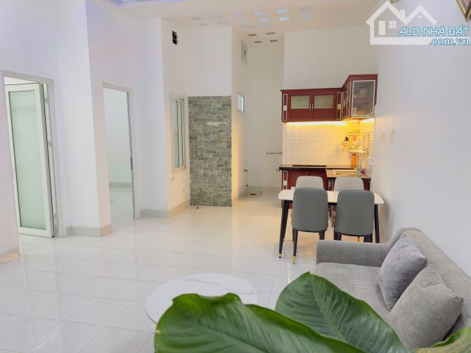 Bán nhà vị trí đẹp gần biển diện tích ngang 7,5m, tổng hơn 80m², thiết kế thoáng mát hiện - 3