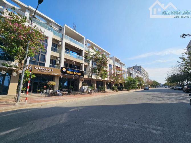 Bán Shophouse Ô Cách Yên Phong . dt 99m . mt 5,5m . hướng ĐN & TB . giá 7 tỷ - 3