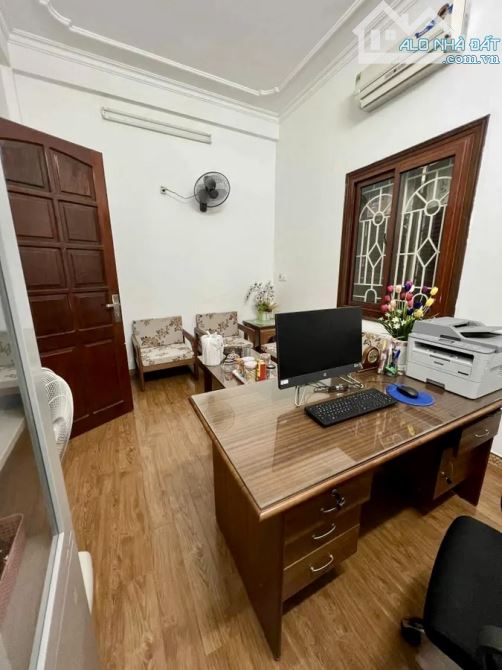 Siêu phẩm phân lô Hoàng Cầu, 47m² x 4 tầng – Ô tô đỗ gần, 2 thoáng, sổ đẹp, dân xây chắc - 3