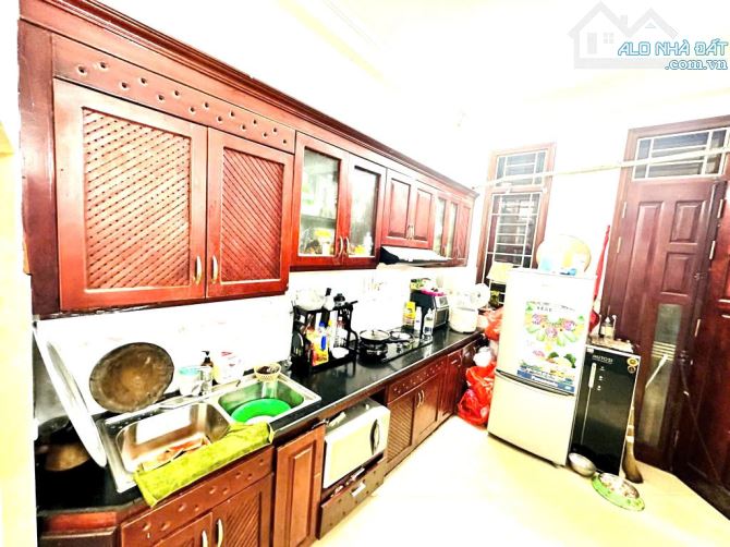 NHÀ PHỐ NGỌC LÂM - ĐẦU TƯ, GIỮ TIỀN, Ở SƯỚNG - 38 M², 4 TẦNG, 5 NGỦ, LÔ GÓC, DÂN XÂY - 3