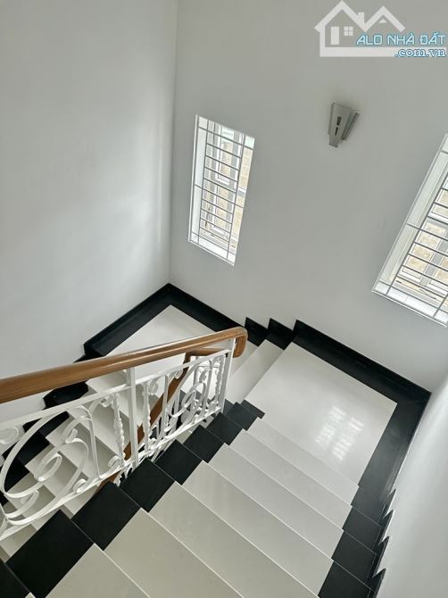 BIỆT THỰ 3 TẦNG - 300M2 - GARA OTO - NGAY HOÀNG HOA THÁM - NGUYỄN VĂN ĐẬU - 3