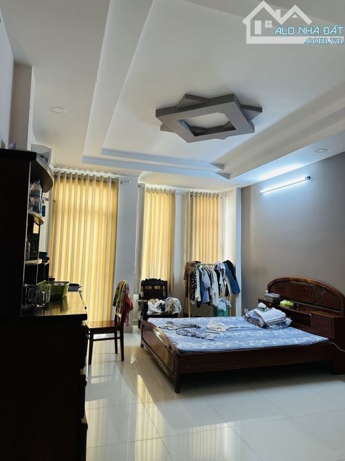 Bán nhà Tân Bình - Giáp Q10 - 72M² - 4 tầng - xe hơi - 3