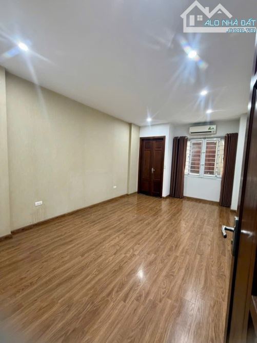 Đường Láng, 35m, 3ngủ, Nhà đẹp ở ngay, Nội thất xịn xò, Sổ vuông vắn, An ninh tốt - 3