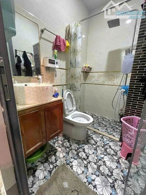 BÁN NHÀ 5 TẦNG MỚI XÂY ĐƯỜNG PHAN VĂN KHỎE P2 QUẬN 6 NGANG 4 DÀI 15 GIÁ 8,1TỶ TL - 3