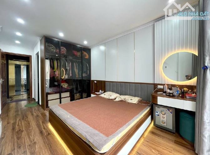BÁN NHÀ PHÂN LÔ Ô TÔ TRÁNH LẠC LONG QUÂN - 35M2 - 7 TẦNG THANG MÁY - 3.5M MT - NHỈNH 13 TỶ - 3