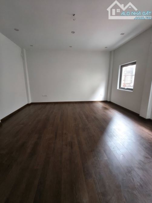 BÁN GẤP NHÀ GIÁP NHỊ HOÀNG MAI 40m2, 4 TẦNG MẶT TIỀN 7,2m GIÁ 7.39 TỶ - 3