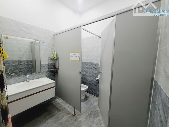 THÀNH -7M NGANG CHO THUÊ - 700m - có TẦNG CÓ HẦM XE - 3